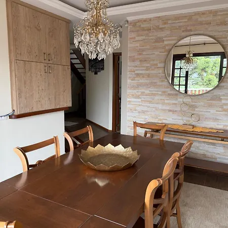 Casa Para Ate 8 Pessoas Com Facil Acesso A Pontos Turisticos Campos do Jordão Exterior photo